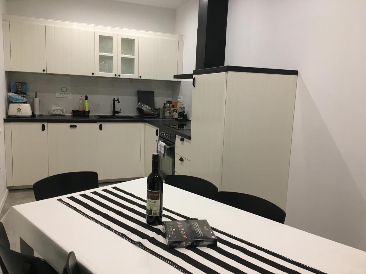 Location Apt. 1 Marghareta With Sea View Apartma